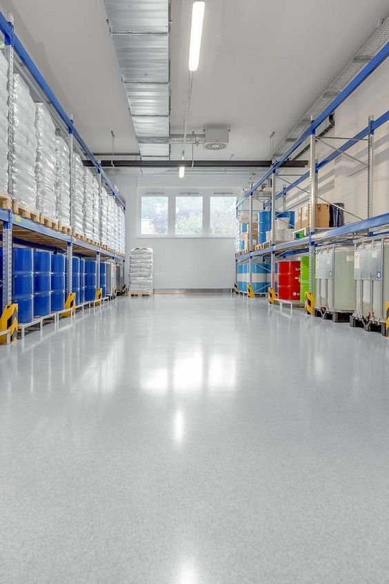 Jasa-Aplikasi-Cat-Epoxy-Lantai Jasa Epoxy Lantai Bandung – Solusi Lantai Kuat, Higienis, dan Tahan Bahan Kimia