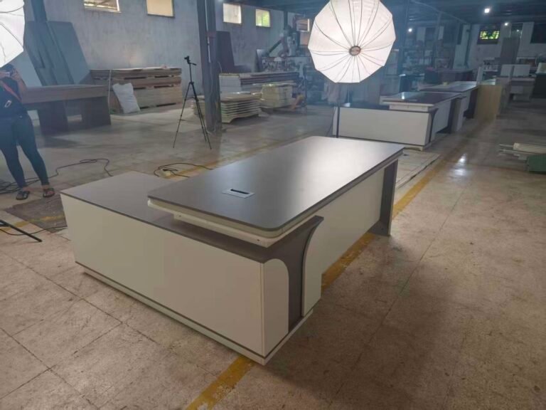 kitchen set Bandung, lemari custom Bandung, furniture custom Bandung, backdrop TV Bandung, walk in closet Bandung, meja kantor custom Bandung, partisi kantor Bandung, plafon interior Bandung, wall panel Bandung, kabinet custom Bandung, rak display toko Bandung