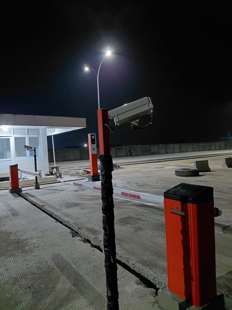 Palang-parkir-industrial-768x1024 Palang Parkir Otomatis Terbaik 2026, Solusi Sistem Parkir Modern untuk Keamanan Akses Kendaraan